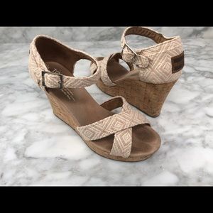 Toms women’s woven wedge sandals 5.5